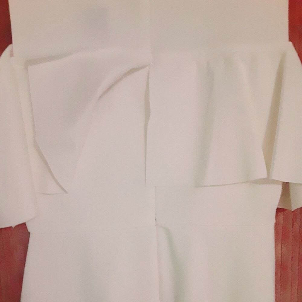 Gianni Bini White Dress with Ruffle. Size M NB - Picture 3 of 5